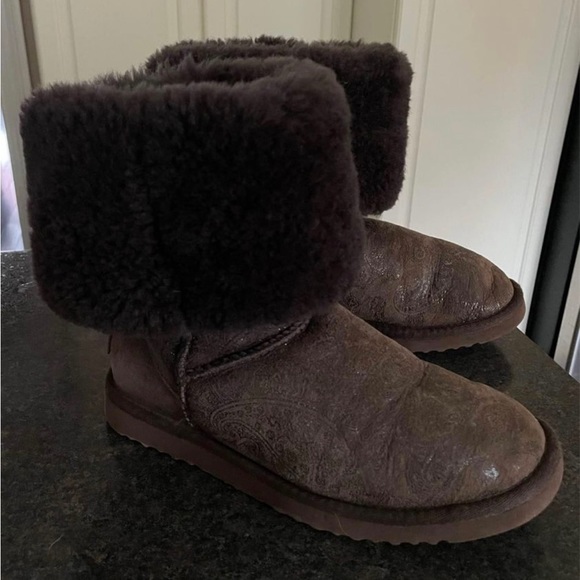 UGG Classic Tall Baroque Embossed Paisley Brown Boots #5852 - Size 6 - Picture 2 of 8